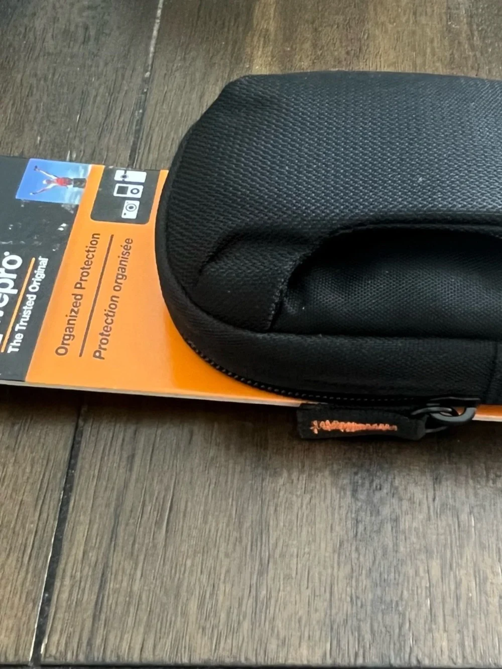 Lowepro Tahoe 10 Camera Case Black Padded Compact with Belt Loop: NWT!